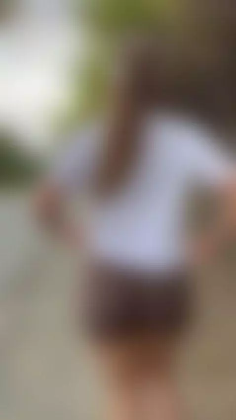 I want to undress in public by lindadelavega