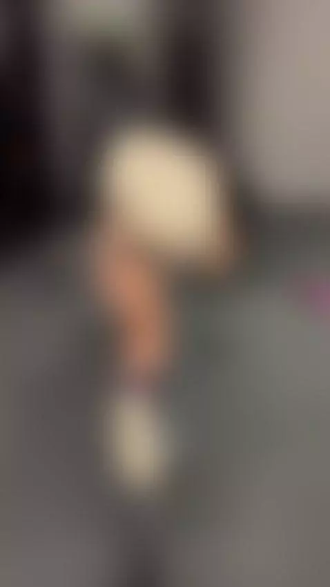 cosechando nalga 🤪 by lindadelavega