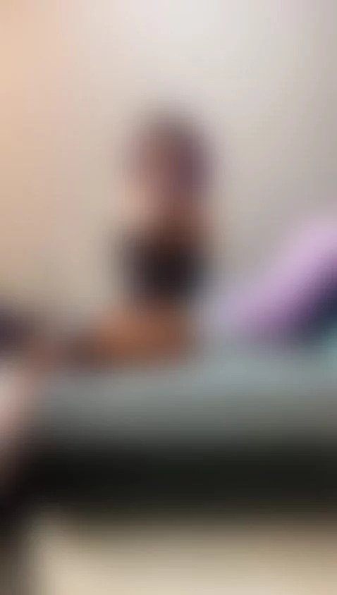 Honey, im online now! 🔥😈Dont forget to follow me by lilafacchini