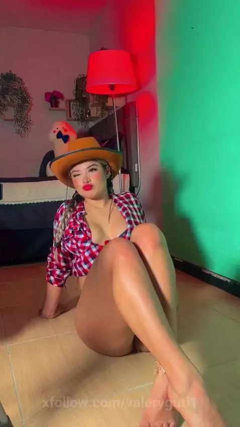 Follow me on my social networks 💦🍑😈 by valeryguti1