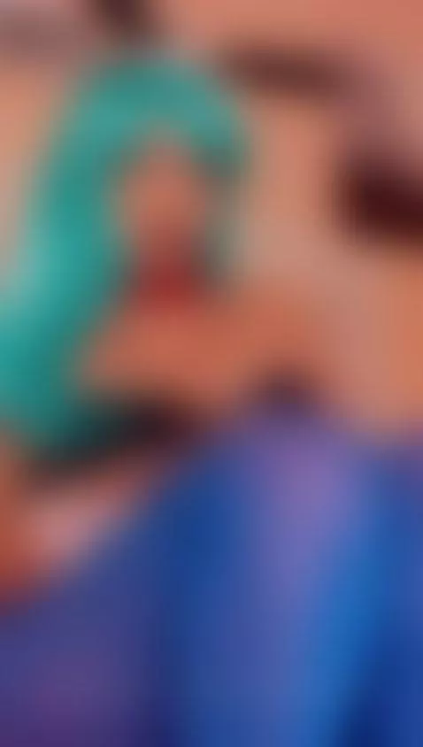 Bulma is looking who want be Vegeta ---ONLINE NOW by isabellaparker