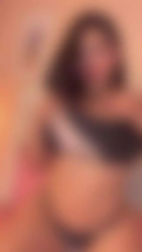 Sexy hot colombiana is on now by isabellaparker