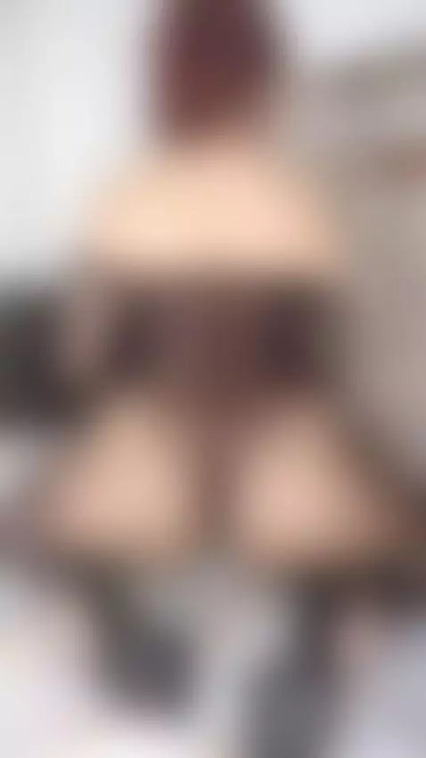 sexy brunette milf by salomecastro99