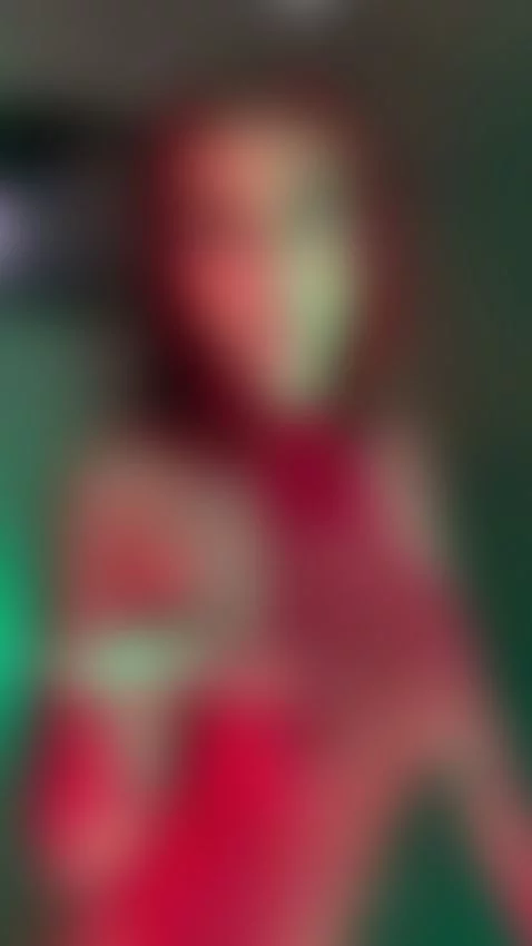 I love red!!!!! 😋😏 by aikabett