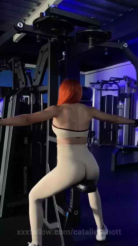 It's so hot 💪 by catalleyahott