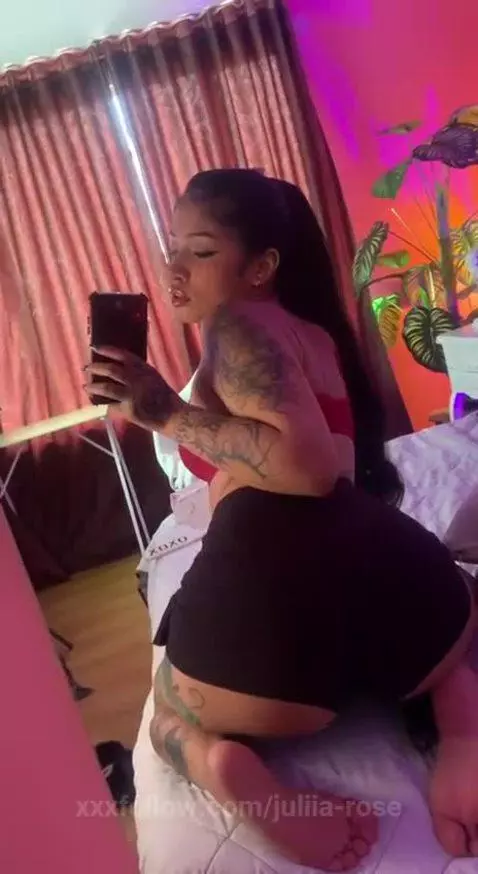 Come here hun my big ass is calling you. Online! by juliia-rose