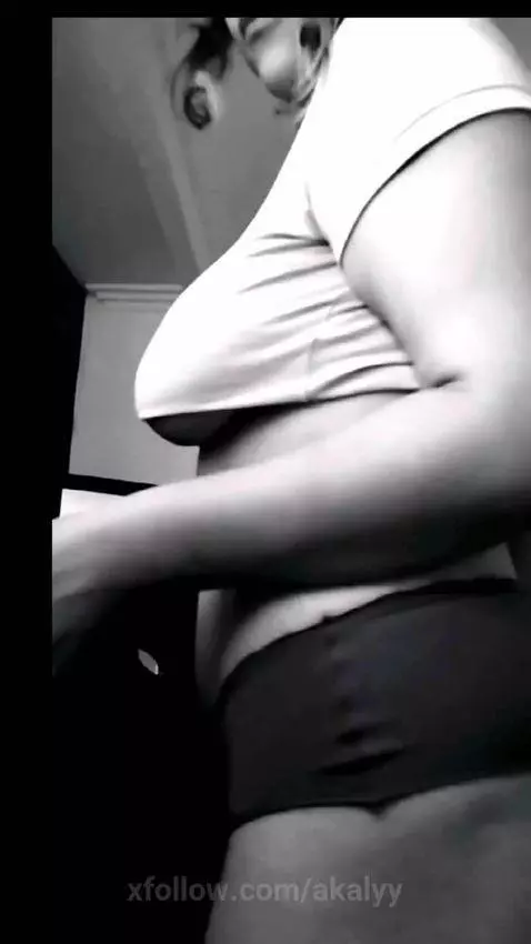 i little twerk?? by akalyy