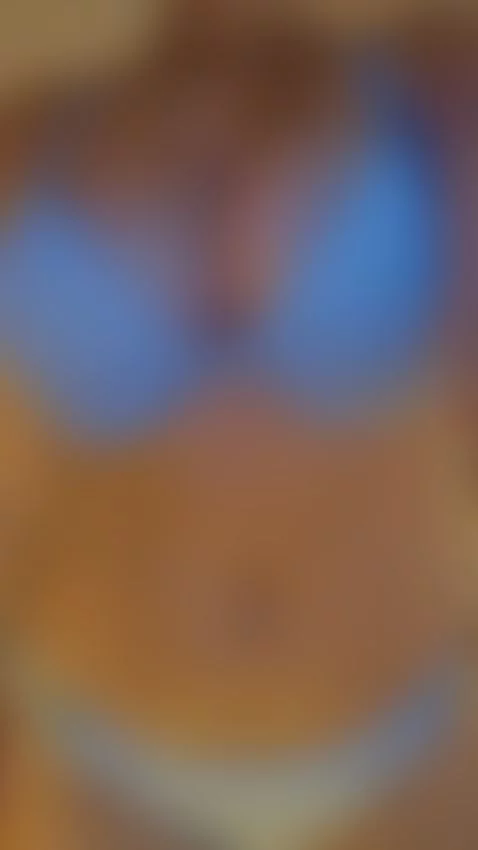 hey i qam online guys!!! by akalyy