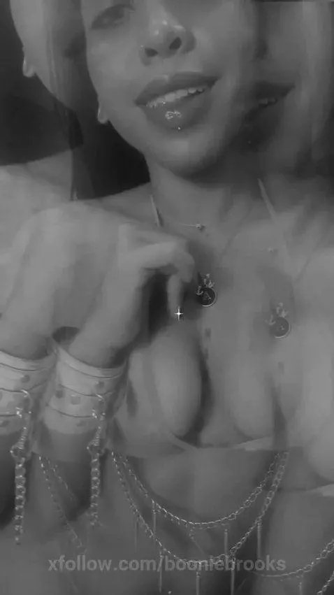 I'm back guys , don't forget visit me every day . Come here ... by booniebrooks