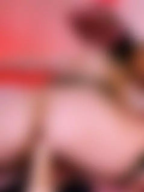 Gripping tight 😳 by nikaxreznik