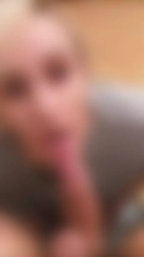 I am the girl who likes to swallow by nikaxreznik