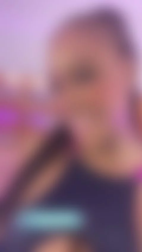 Live now by dayanasweet