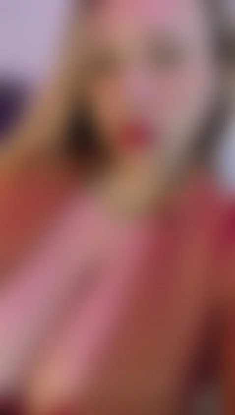 come undo my buttons and play with my boobs  🍒😘 by elissh