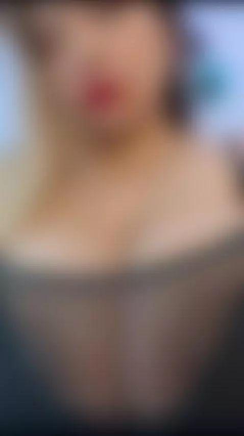 Hey my loves I'm back!! by elissh