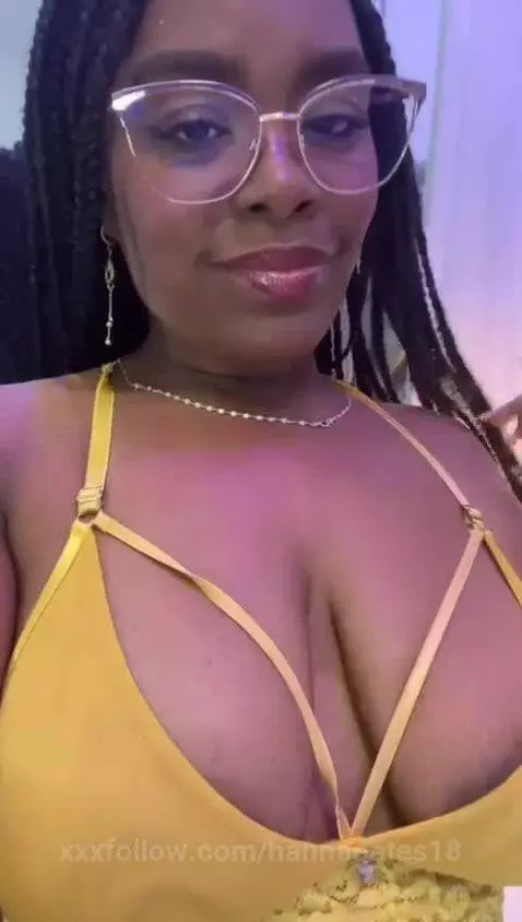 Tight curves, dirty mind 😈 by hannagates18