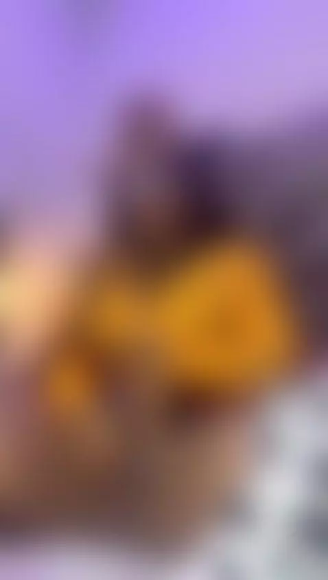 I promise I’ll behave… unless you say boo 👻💋 by hannagates18