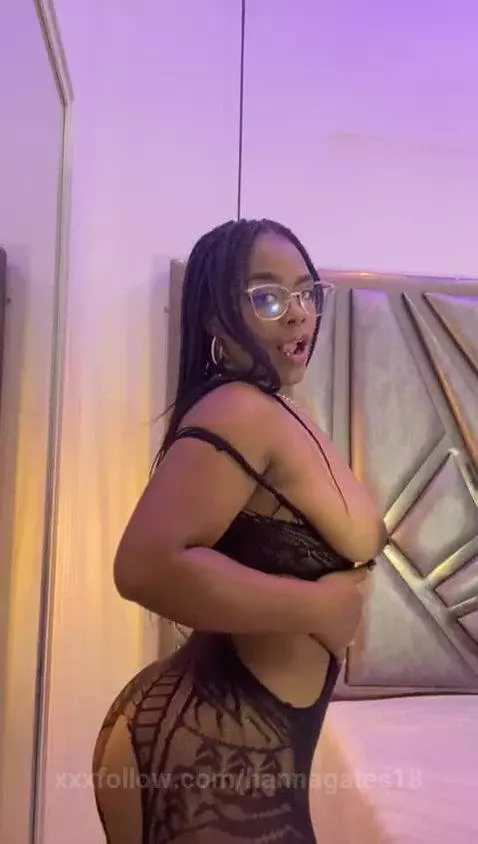 Skin glowing, pussy throbbing… come play 😈💧 by hannagates18