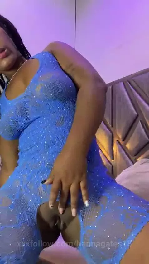 Come closer… I taste better when you watch😈💖 by hannagates18