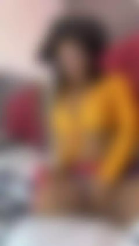 I’m in my room now… I’d love to see you there by hannagates18