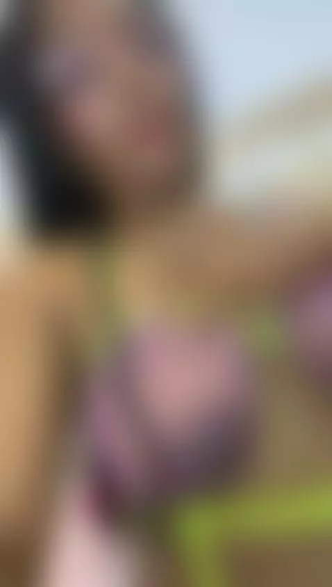 Live now!! by hannagates18