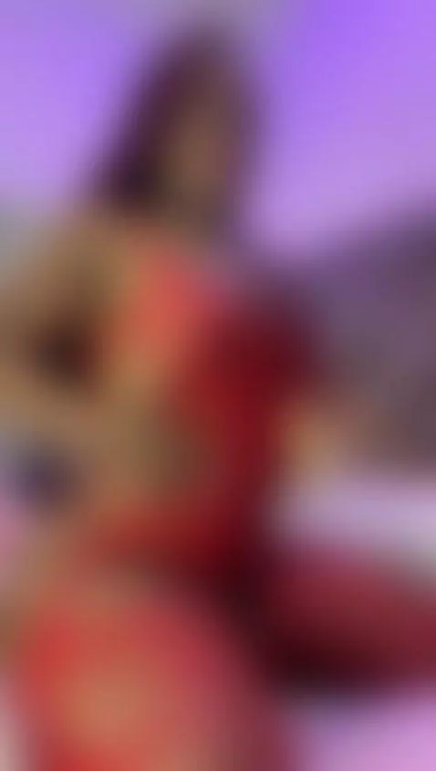 Feeling a little naughty today… come watch me live 😈 by hannagates18