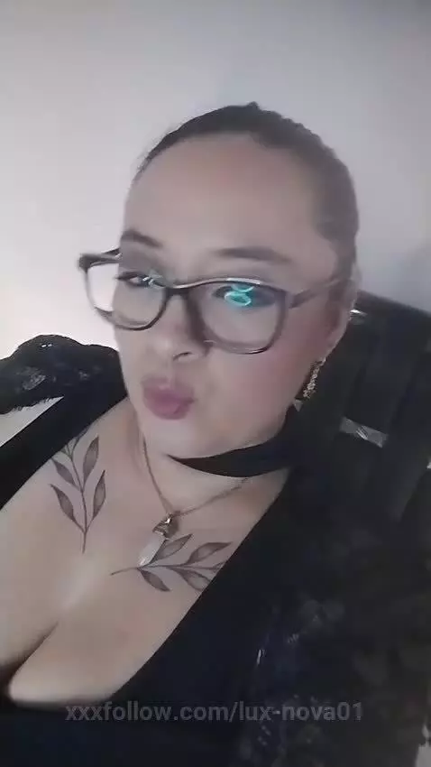 live!!! @kat-ina by lux-nova01