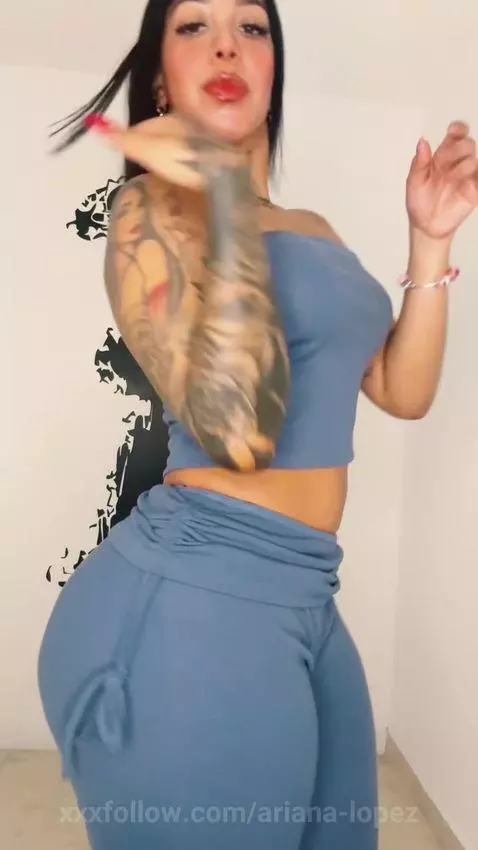 Should I bounce it like that in your face?  🙊🔥Tell me from 1... by ariana-lopez