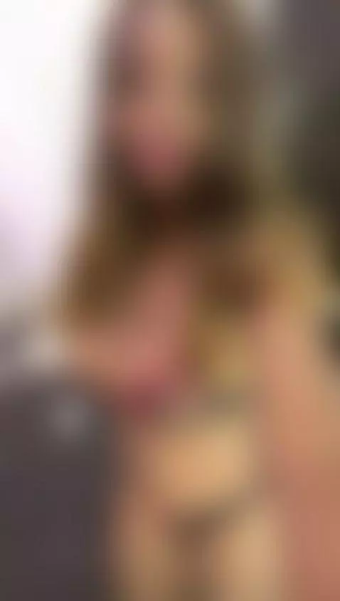 I'm already online, are you coming to keep me company? 😏💕 by katty-rivera