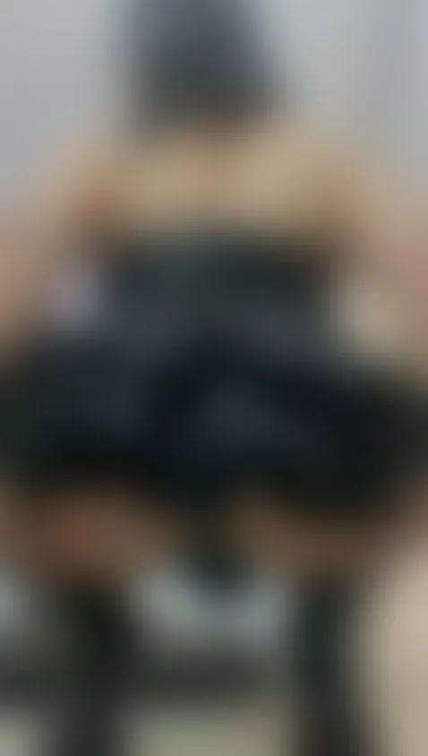 This MILF is very horny and hot, look at me how I am by arianna-smith