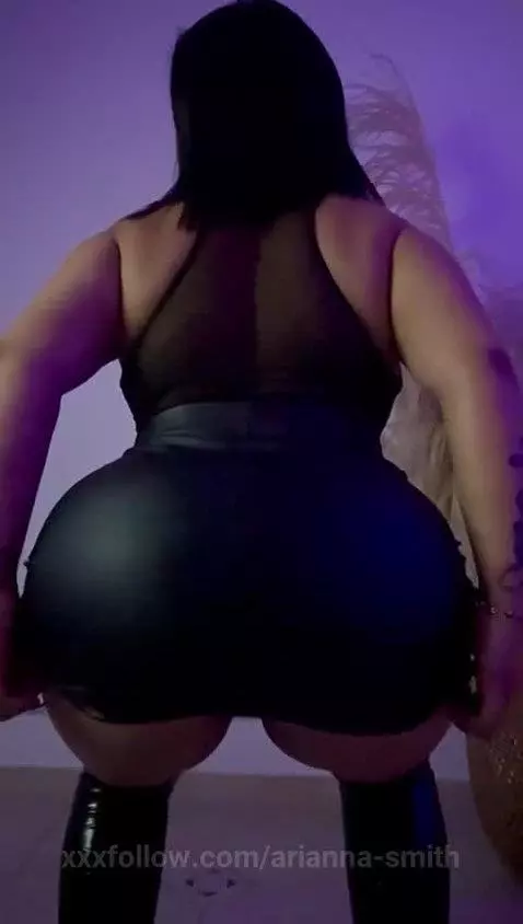 Hi guys, I'm online and I want to wish you a great day with ... by arianna-smith