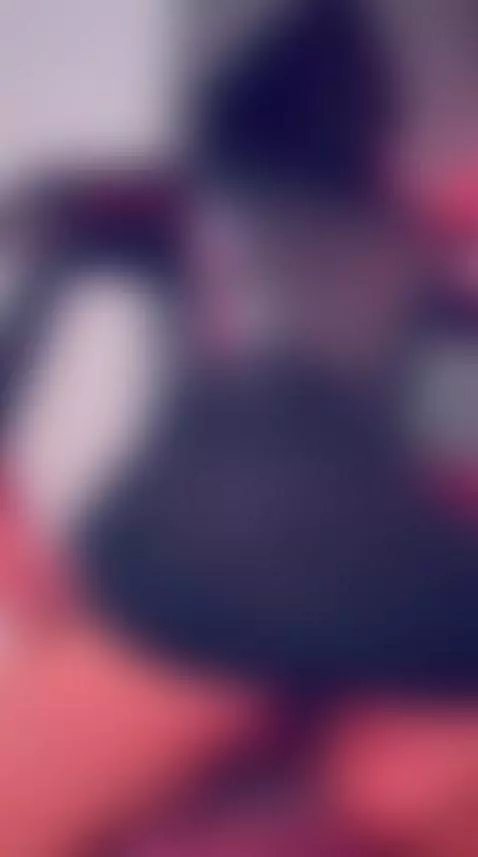 Your sexy milf is online now to be a slave to my big ass  an... by arianna-smith