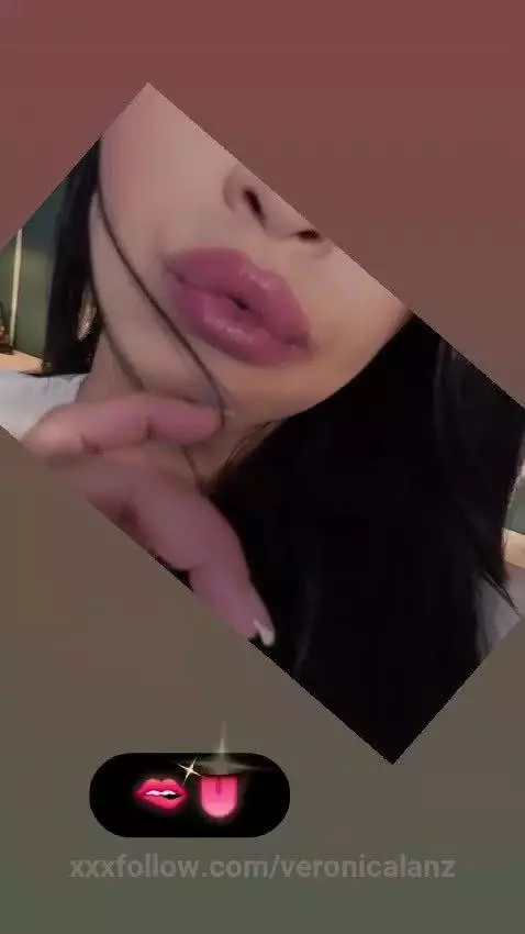 I'm online and ready to have some fun! 😜 Let's play and enjo... by veronicalanz