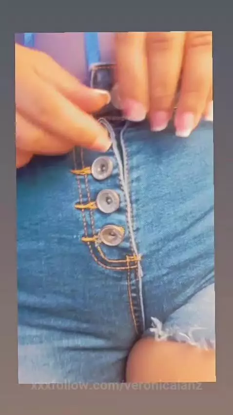 Hey everyone! I'm online and ready to have some FUN 🎉💃 Let’s... by veronicalanz