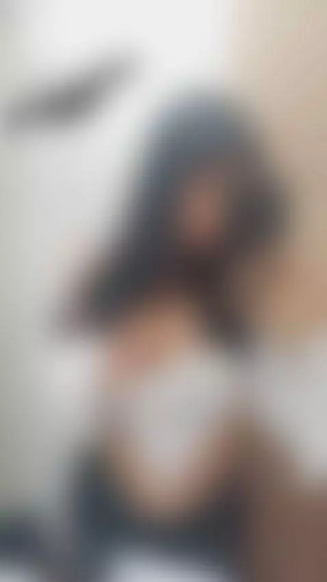 i am online by naomie-sky