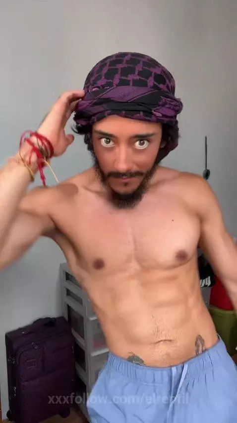 Un poco más de actuación.🎭
Link del contenido más exclusivo ... by elreptil