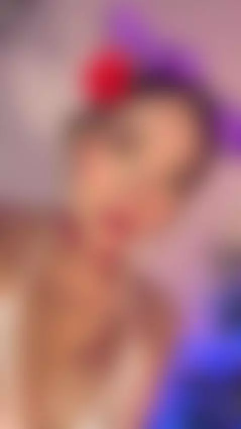 Kiss me by haleygreen