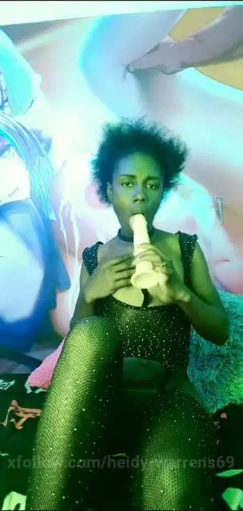 bust my pussy by heidy-warrens69