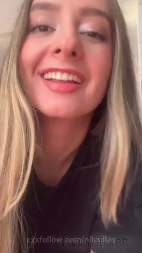 My hairy pussy, is a little naughty today... LINK IN BIO by niicollex