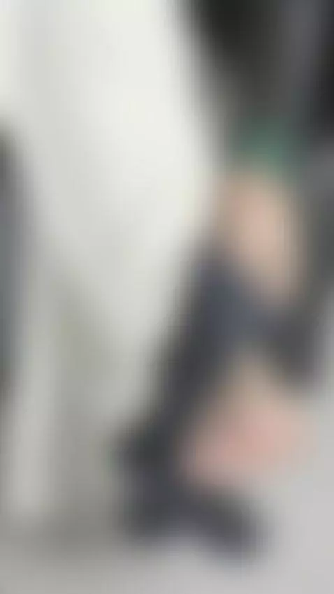 Keep in front of your mistress by jade-16