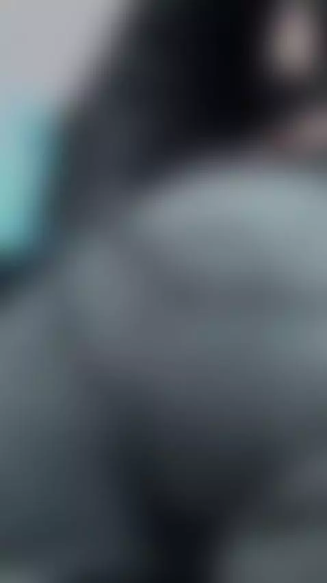 Today they wish me happy birthdays ... on your knees 😘👠 by jade-16