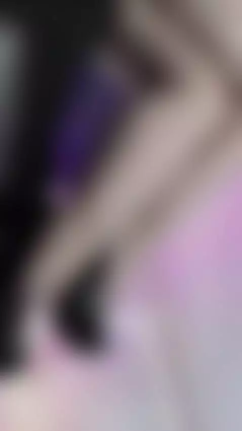 When I walk, the looks obey by jade-16