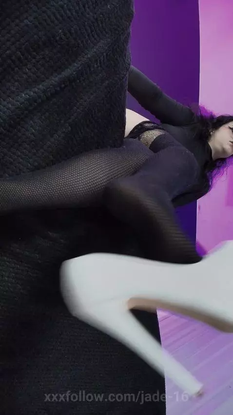 my energy rules alone by jade-16