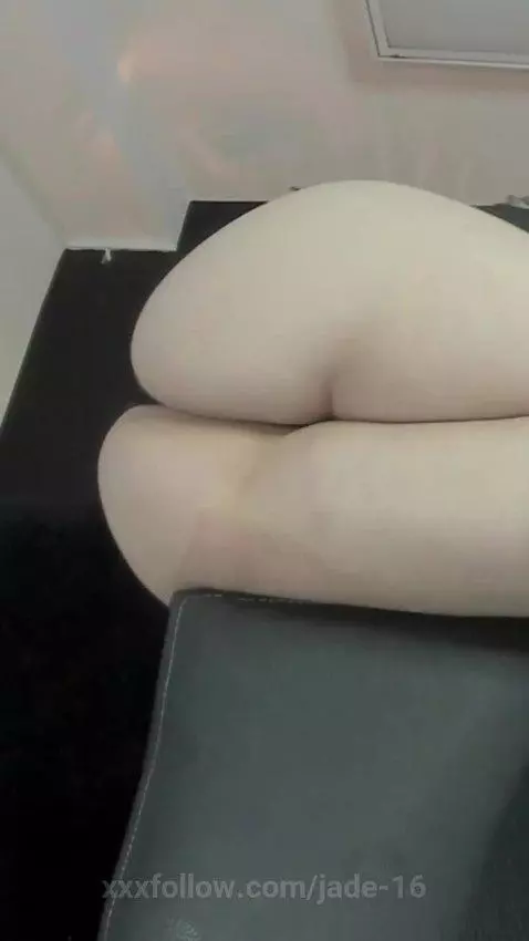 Kiss your mistress's ass, IT'S AN ORDER!! by jade-16