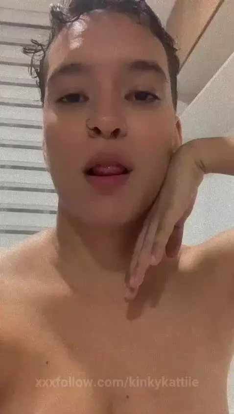 IM ONLINE, COME SEE!!! by kinkykattiie