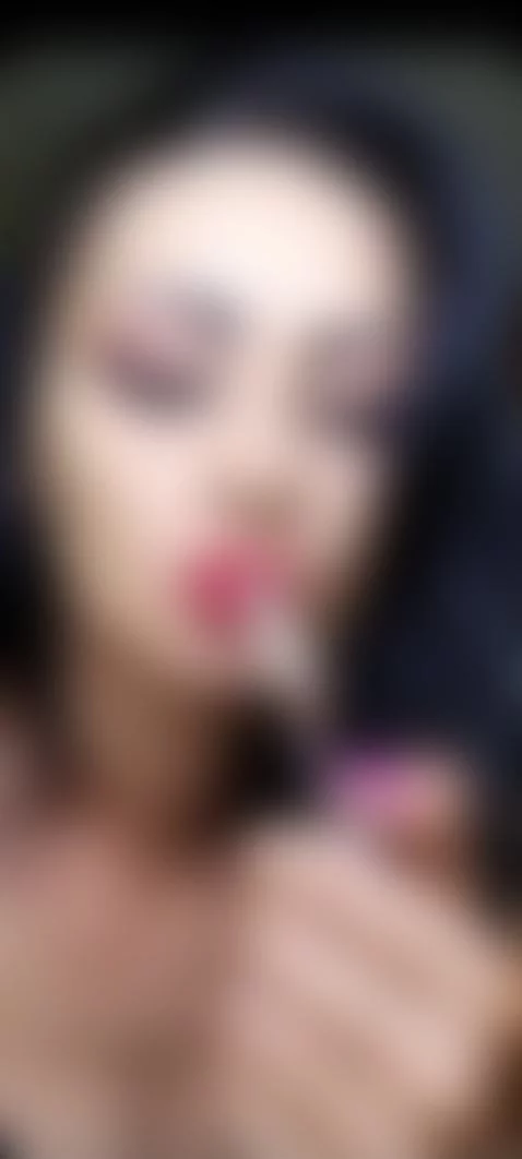 Close up smoke. Link îs in bio by ablackpearl