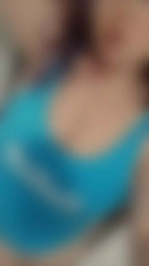 Does blue look good on me? by allasskaa