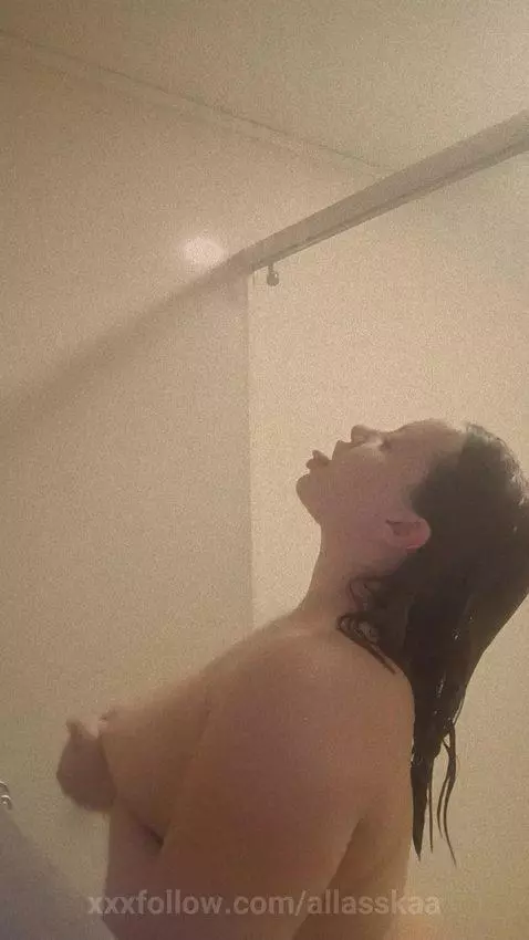 Would you like to take a bath with me? by allasskaa