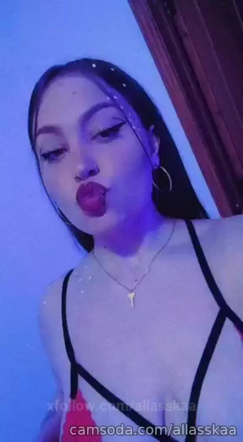 HI BACK GUYYYS! by allasskaa