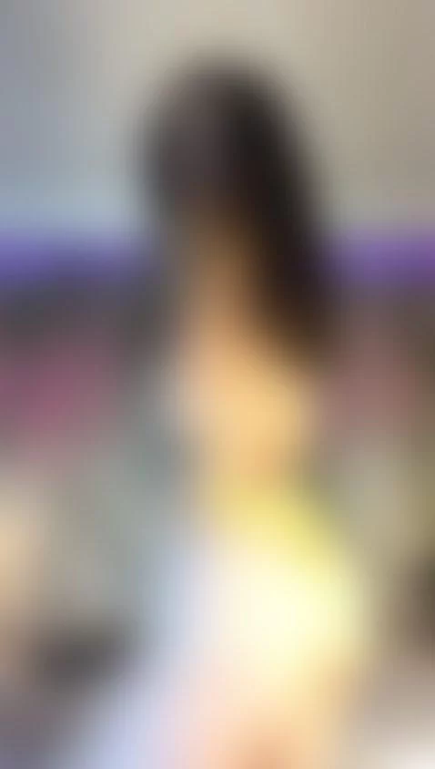 cute but sexy latina wants to have fun this night by yumi-pink