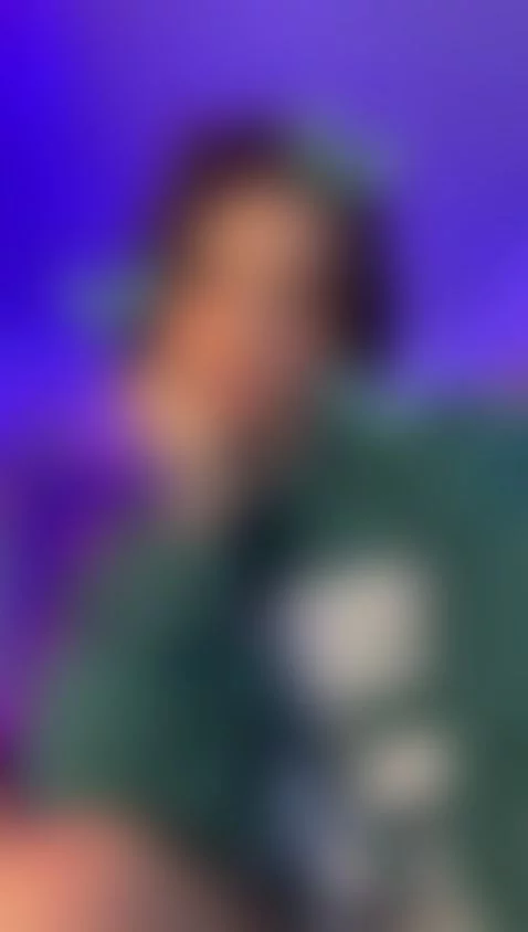 DO YOU LIKE HOW I LOOK? by kim-sttone